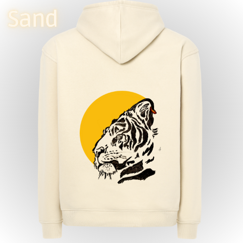 Parte de atrás de sudadera con capucha color arena y dibujo de tigre con sol